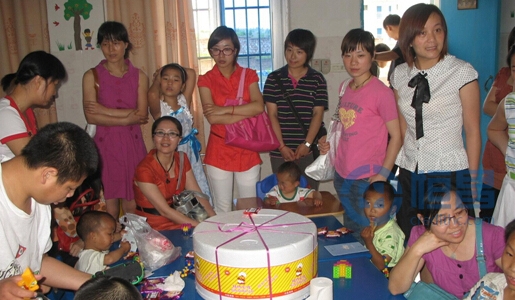 開封分公司關愛未來慰問福利院兒童公益活動