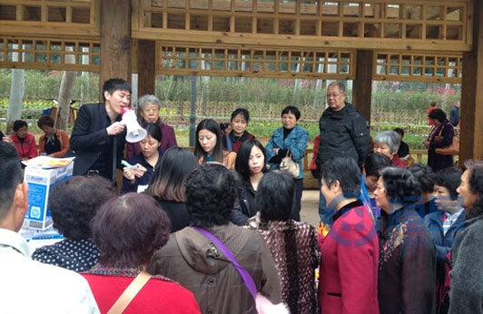 廈門分公司進駐龍山社區開展展業活動