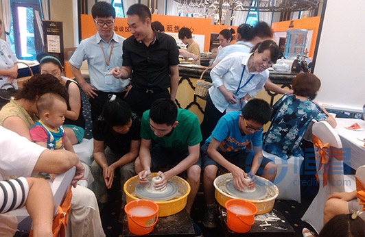 無錫第四分公司攜手金科中心舉辦陶藝DIY活動