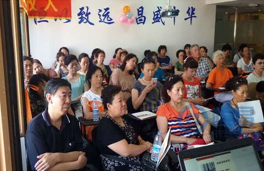 哈爾濱第二分公司舉行“關愛老年人 防欺詐講座 ”