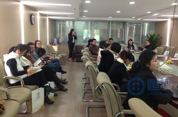 活動現場大家都積極的提出問題并填寫了調查問卷