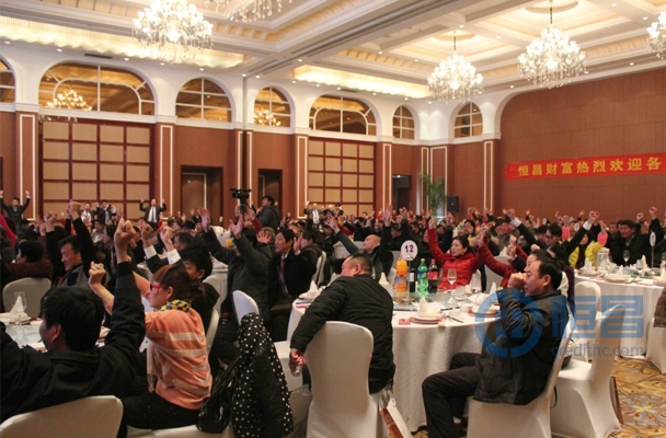 現場客戶積極的與潘總現場互動