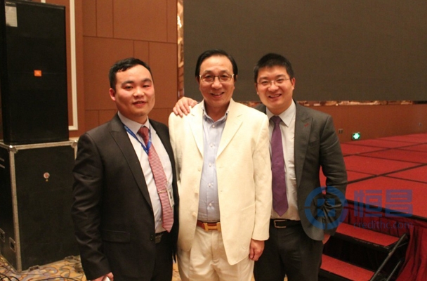 現場客戶積極的與潘總現場互動