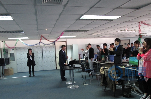 迎著太陽 向著理想