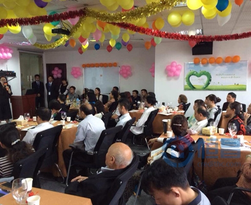 “投資沙龍”由城市經(jīng)理黃總擔任主講嘉賓, 效果特別好!