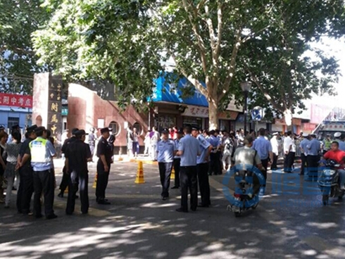 西安分公司高考送清涼活動 西安分公司高考送清涼活動