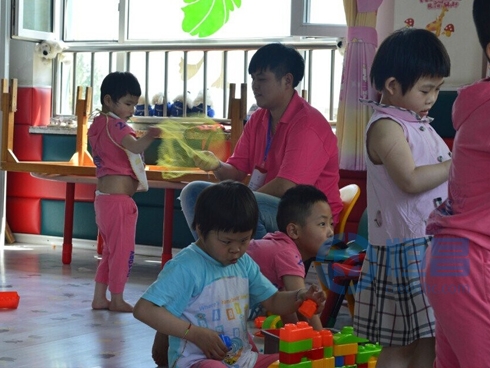 呼和浩特分公司探訪福利院.jpg 呼和浩特分公司探訪福利院.jpg