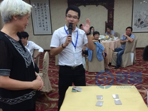 南京分公司客戶聯歡答謝酒會活動.jpg 南京分公司客戶聯歡答謝酒會活動.jpg