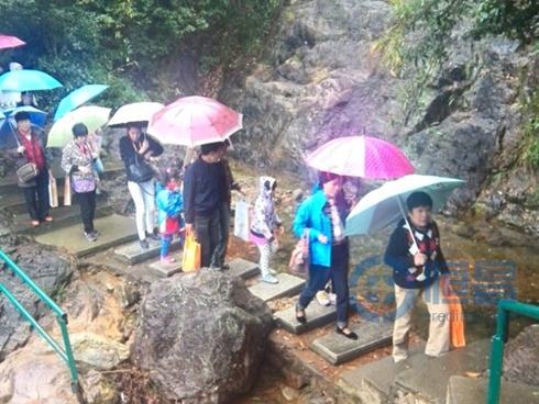 寧波第二分公司舉辦奉化元寶山莊一日游活動 寧波第二分公司舉辦奉化元寶山莊一日游活動