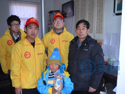 慶陽分公司為孤兒送溫暖活動.jpg 慶陽分公司為孤兒送溫暖活動.jpg