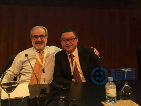 維特博士和秦洪濤先生親切合影