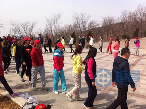 恒昌三月踏青行 勇攀高峰建真情 恒昌三月踏青行 勇攀高峰建真情