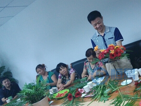 合肥第二分公司舉辦都市女性魅力花展活動 合肥第二分公司舉辦都市女性魅力花展活動