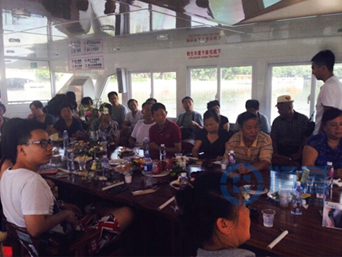 廈門分公司舉辦“清涼一夏游艇答謝會”