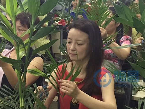 無錫第二分公司舉辦夏季插花講座 無錫第二分公司舉辦夏季插花講座