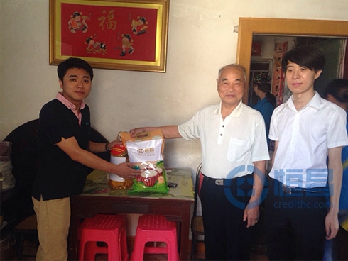 南昌分公司開展慰問退休老戰(zhàn)士公益活動(dòng) 南昌分公司開展慰問退休老戰(zhàn)士公益活動(dòng)