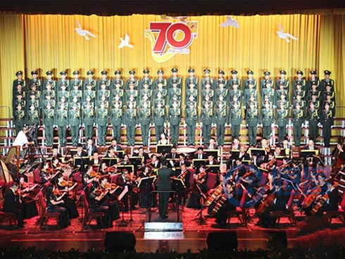 恒昌傾情贊助紀念抗戰(zhàn)勝利70周年群眾演唱會